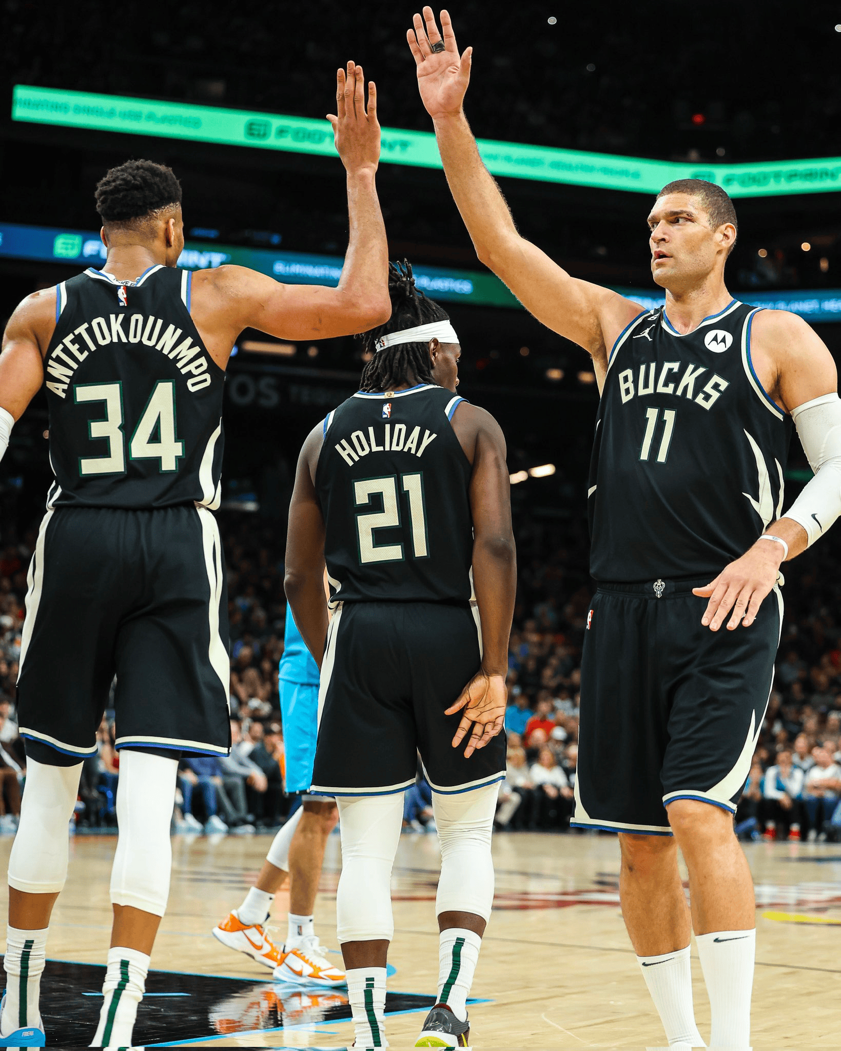 爱游戏- 猛龙主帅英格拉姆恢复打全场