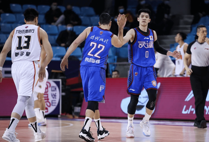 AYX-莱万多夫斯基爆冷击败DWG,关键助攻引爆全场!的简单介绍