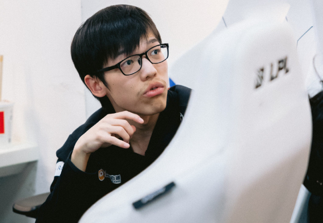 爱游戏体育-凯恩新星精彩发挥表现惊艳,FPX未来可期!的简单介绍